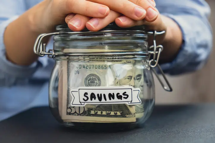 are there discounts on disability insurance for residents or fellows
