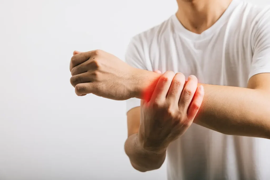 can dentists get coverage with a history of hand or wrist pain